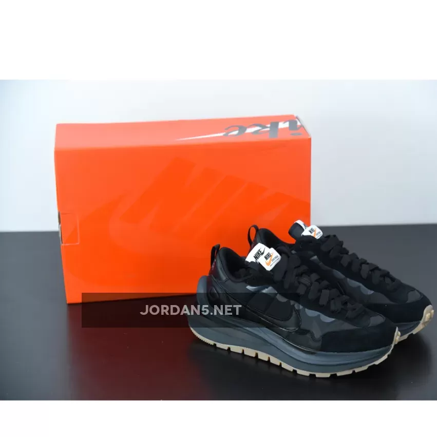 sacai x Nike Vaporwaffle 'Black/Gum' / Vapour Waffles DD1875-001