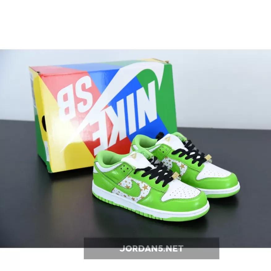 Supreme x Nike SB Dunk Low "Green Stars" | supreme dunks green
