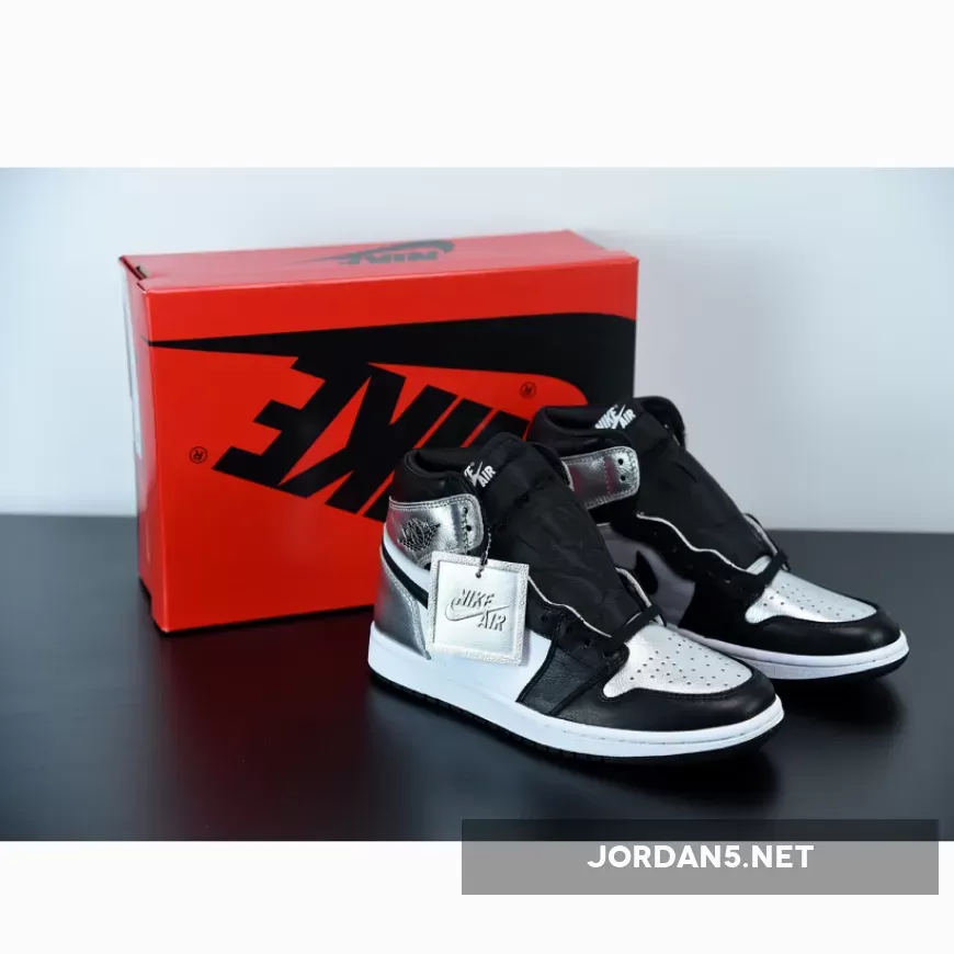 Air Jordan 1 High OG 'Silver Toe' Black/Metallic Silver-White CD0461-001 #jordan 1 black and silver