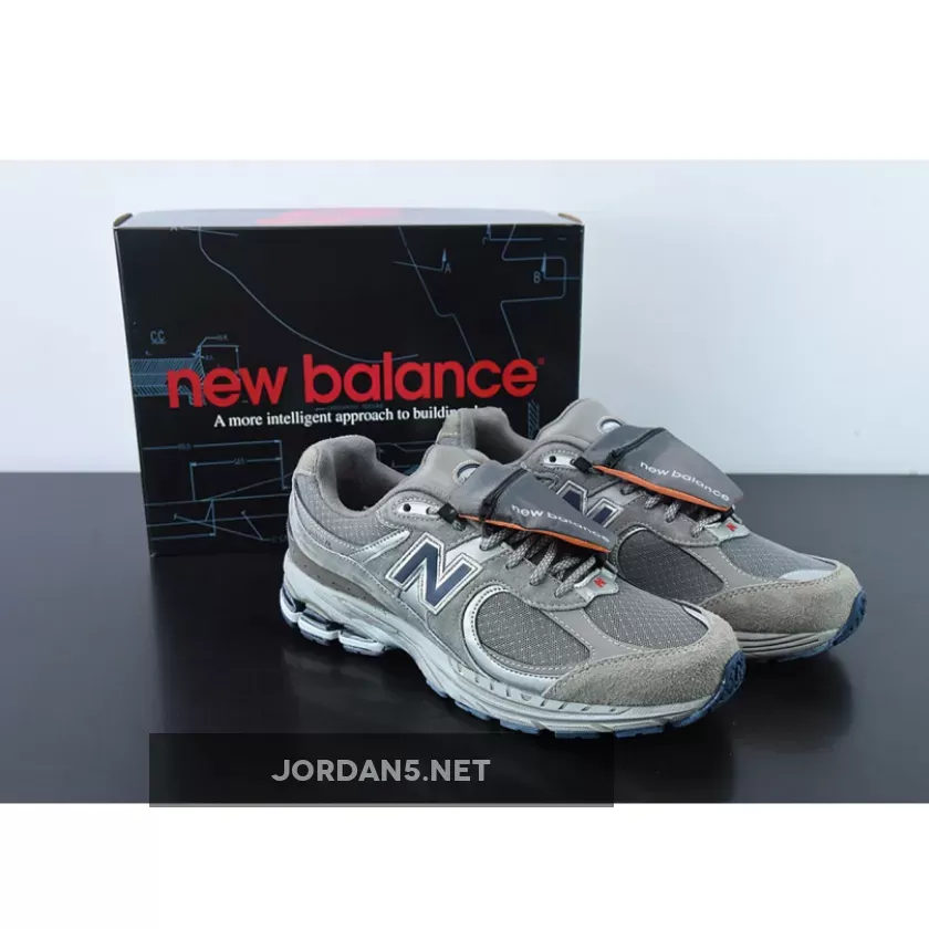 New Balance 2002r Grey Brown Pouch / New Balance 2002R Grey Brown M2002RVA