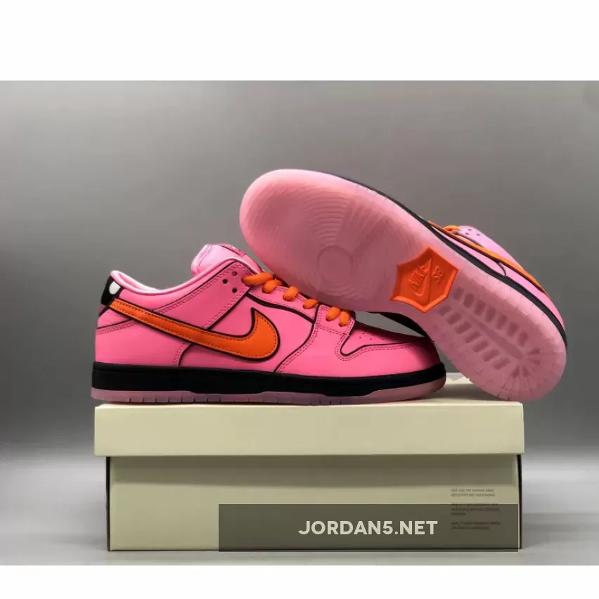 The Powerpuff Girls x Nike SB Dunk Low Blossom Low Nike Socks