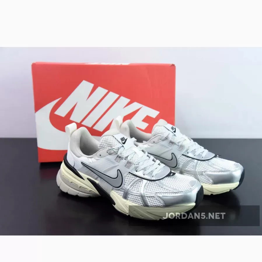 Discount Nike Runtekk Summit White/Metallic Silver FD0736-100