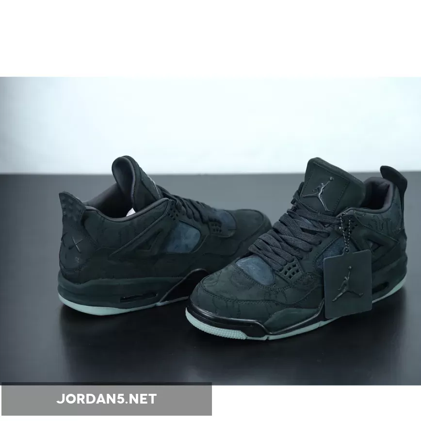 KAWS x Air Jordan 4 Black | JORDAN 1 KAWS 930155-001 KAWS x Air Jordan 4 Black | JORDAN 1 KAWS 930155-001