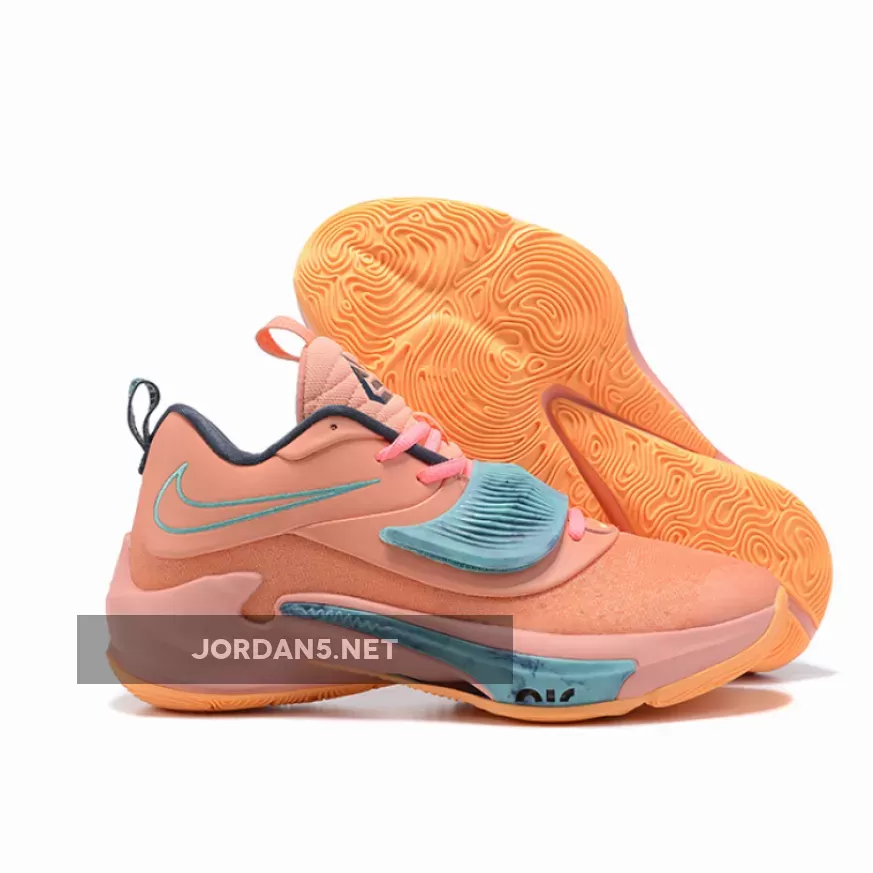 Stay Freaky Giannis / Nike Zoom Freak 3 Crimson Bliss