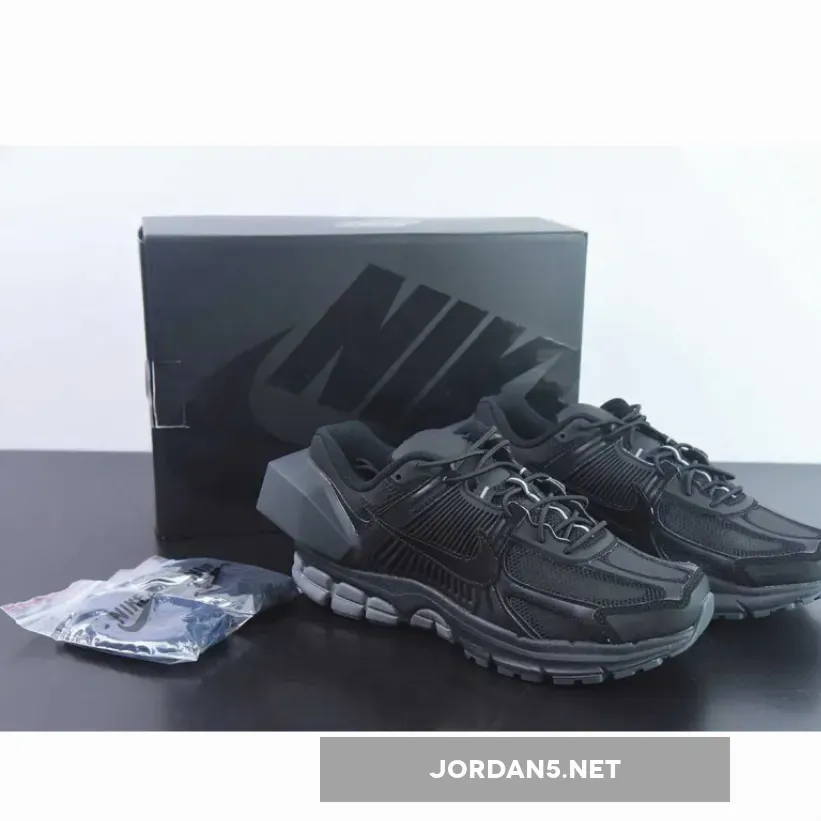A COLD WALL x Nike Zoom Vomero 5s Black