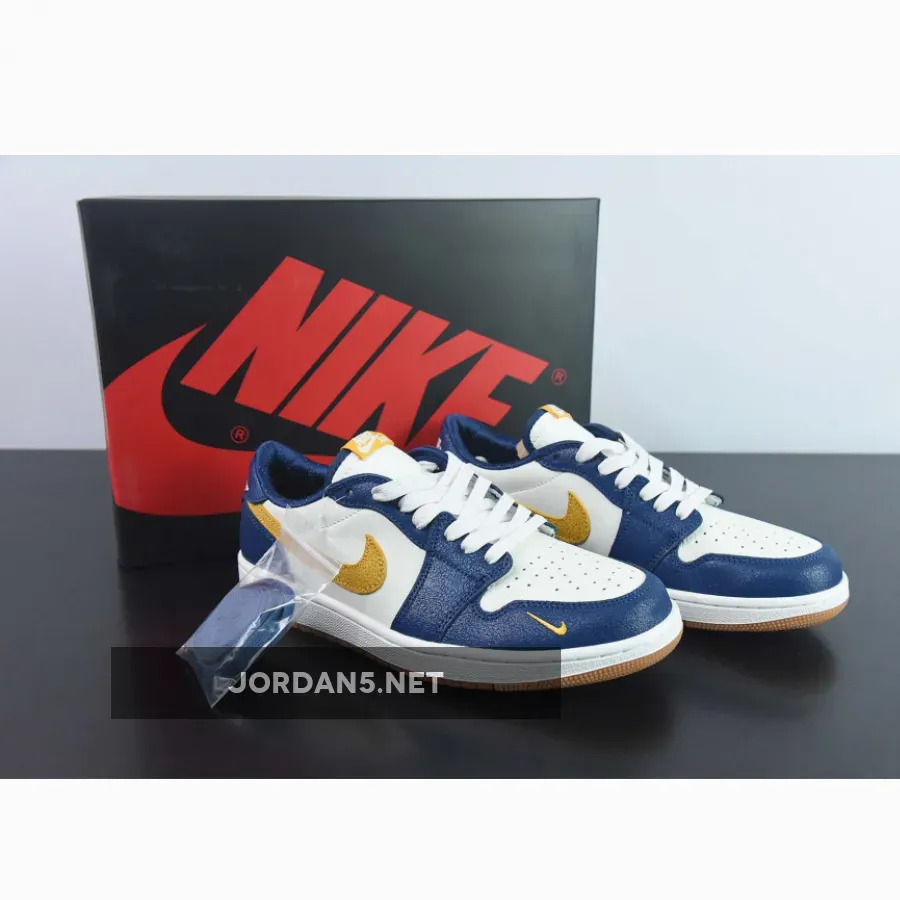 Air Jordan 1 Low OG "Marquette" PE