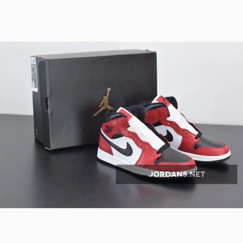 Air Jordan 1 Mid ‘Chicago Black Toe’ Black/Gym Red-White