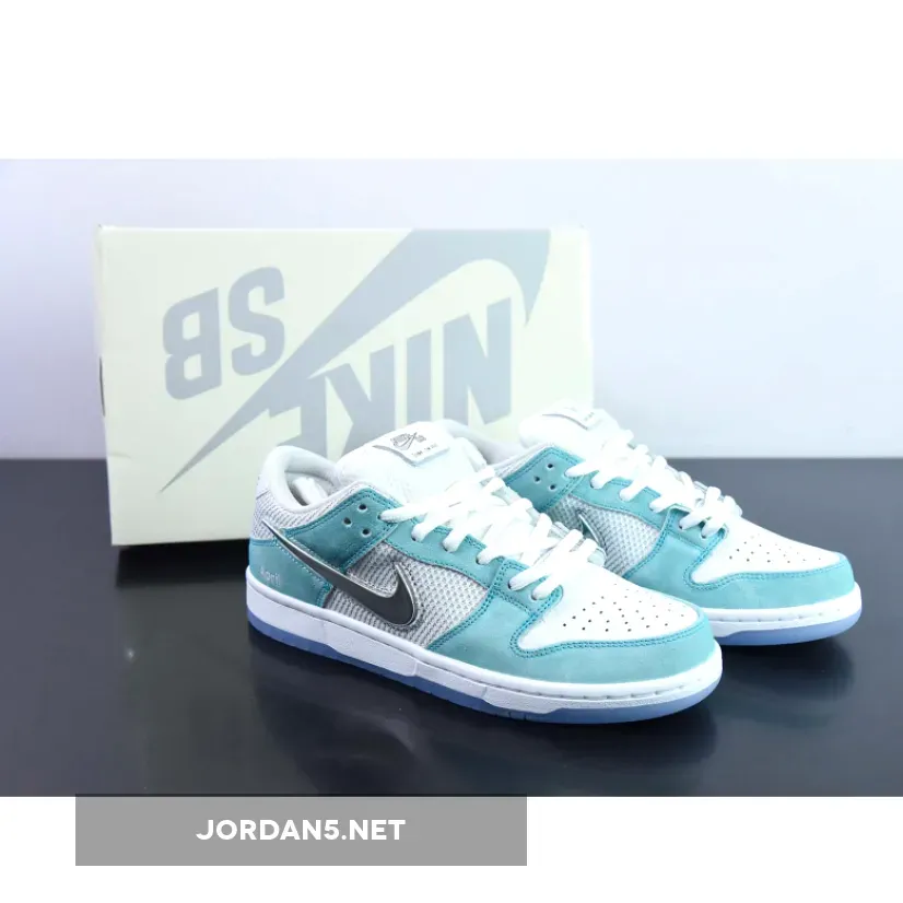 APRIL SKATEBOARDS x Nike SB Dunk Low Turbo Green/Metallic Silver
