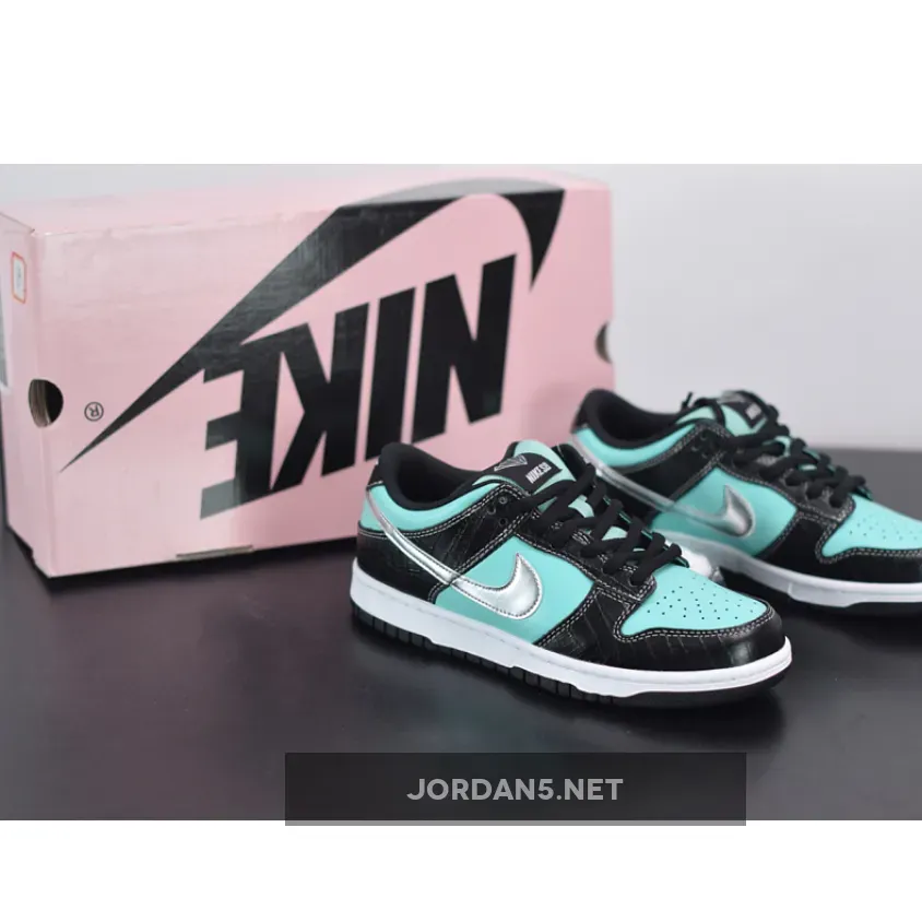 Diamond Supply Co. x Dunk Low Pro SB