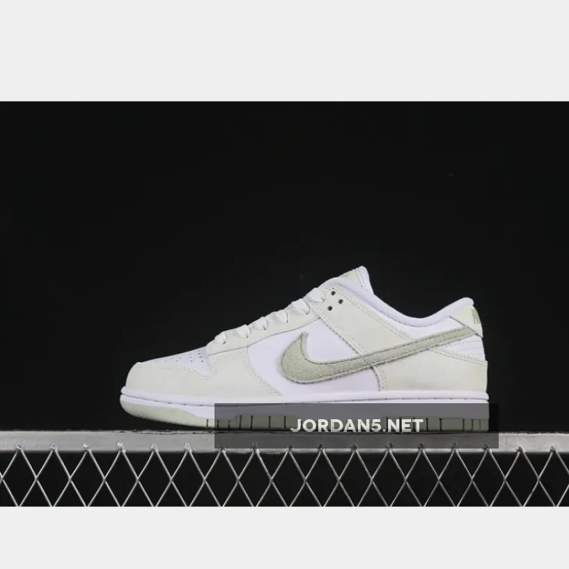 DUNK LOW SB WHITE/JADE AURA/SEA GLASS