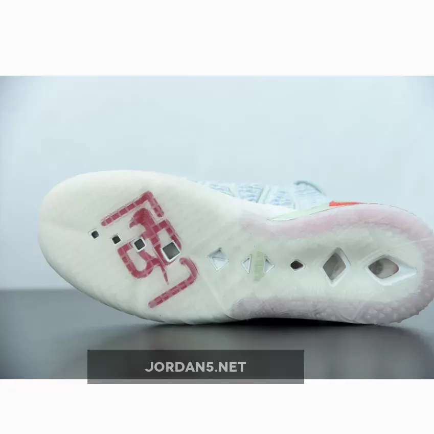 Glow in the dark x Nike LeBron 18 ‘Empire Jade’ Glow in the dark x Nike LeBron 18 ‘Empire Jade’