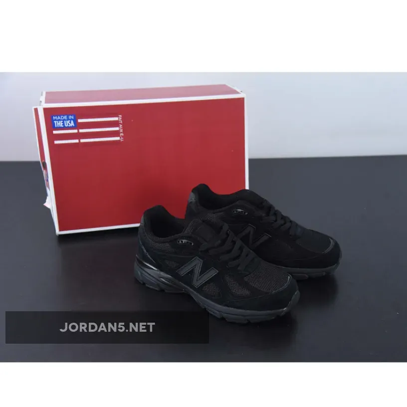New Balance "Triple Black"