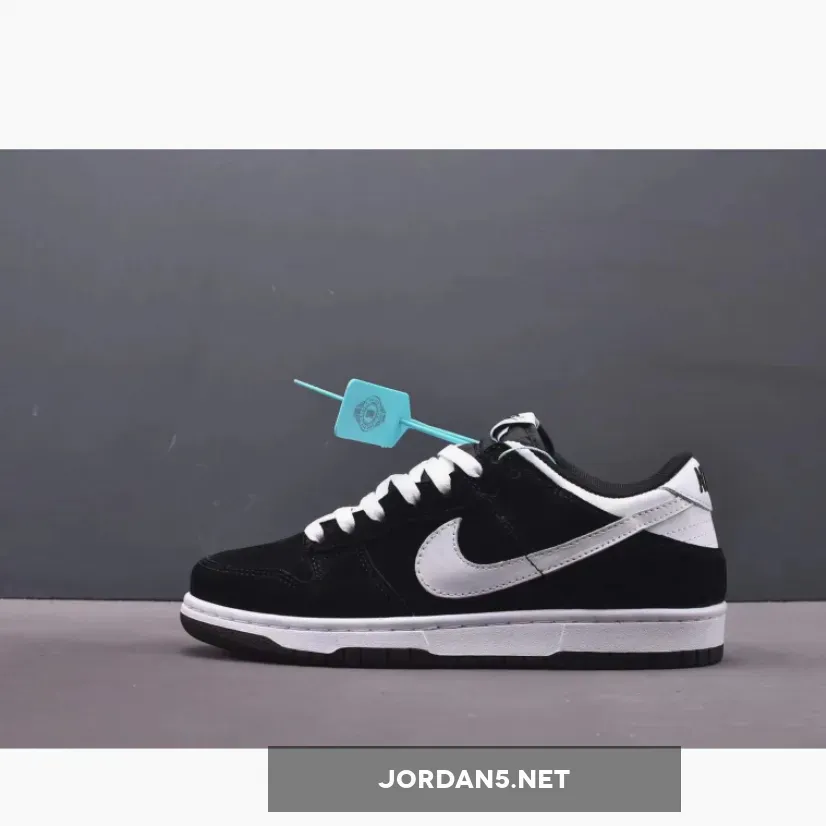 Nike Dunk Low ‘Black White’