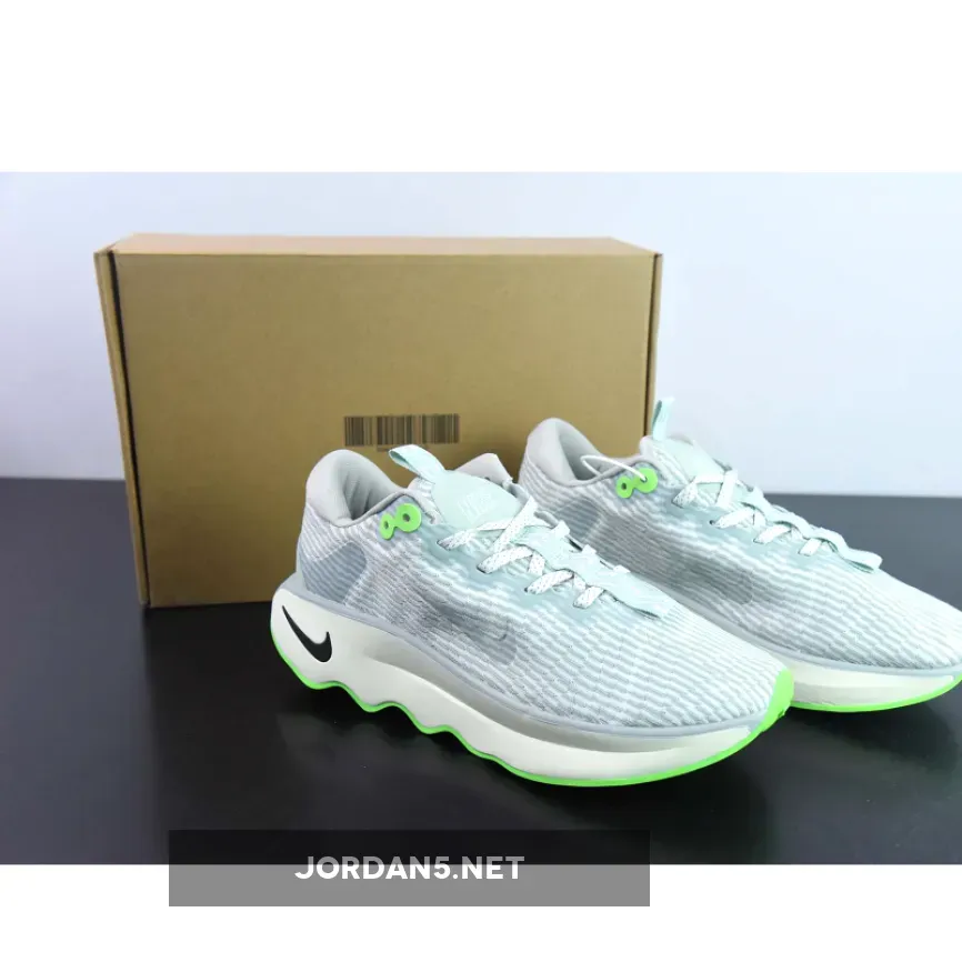 Nike Motiva Silver Green