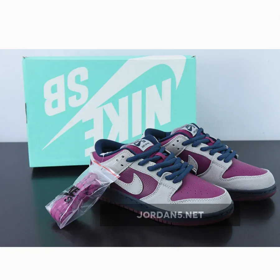 Nike SB Dunk Low Atmosphere Grey True Berry