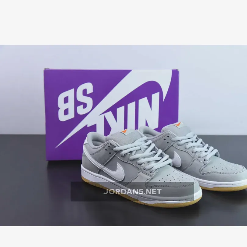 Nike SB Dunk Low Grey Gum
