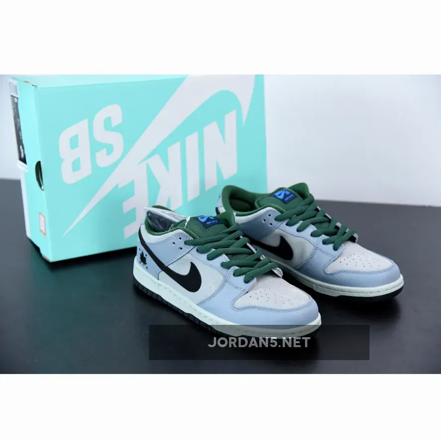 Nike SB Dunk Low Premium "Maple Leaf"