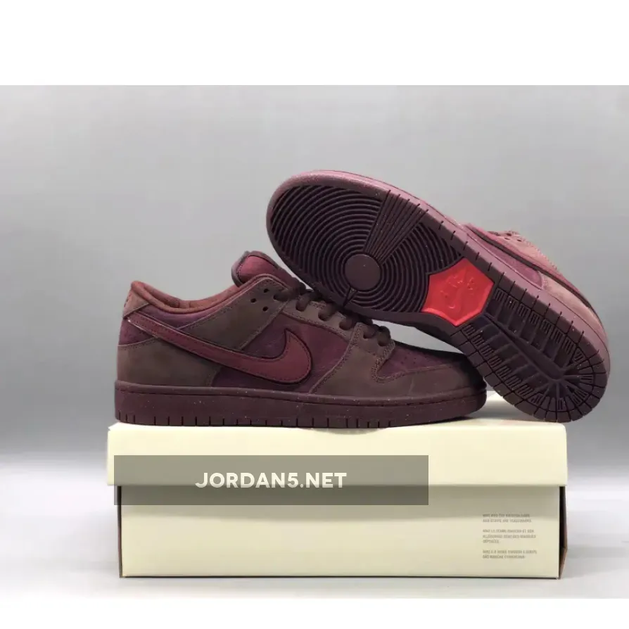Nike SB Dunk Low Premium Valentine’s Day 2024 Burgundy Crush