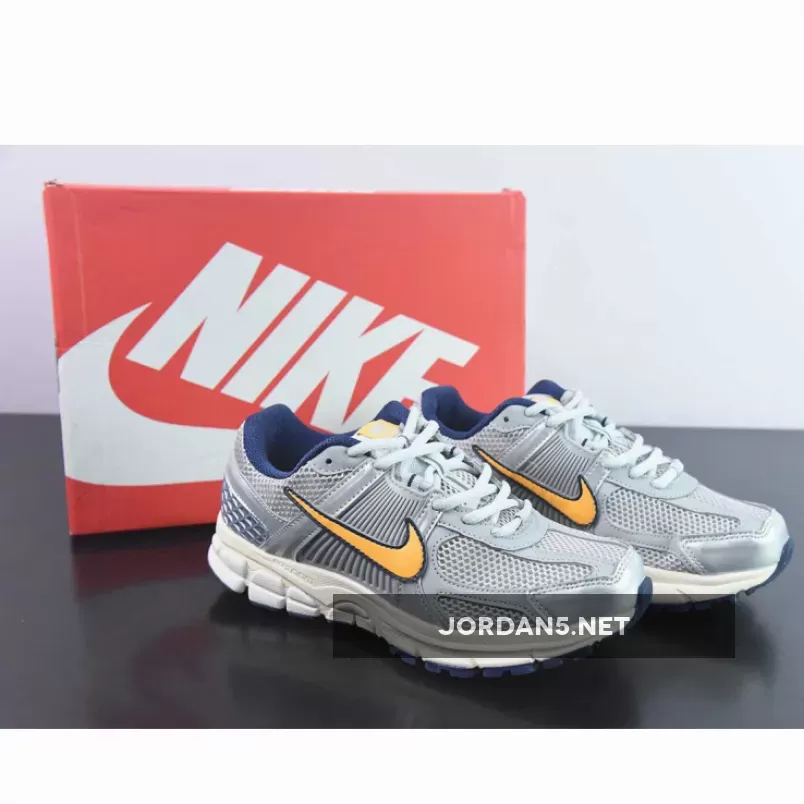 Nike Zoom Vomero 5 Pure Platinum/Laser Orange