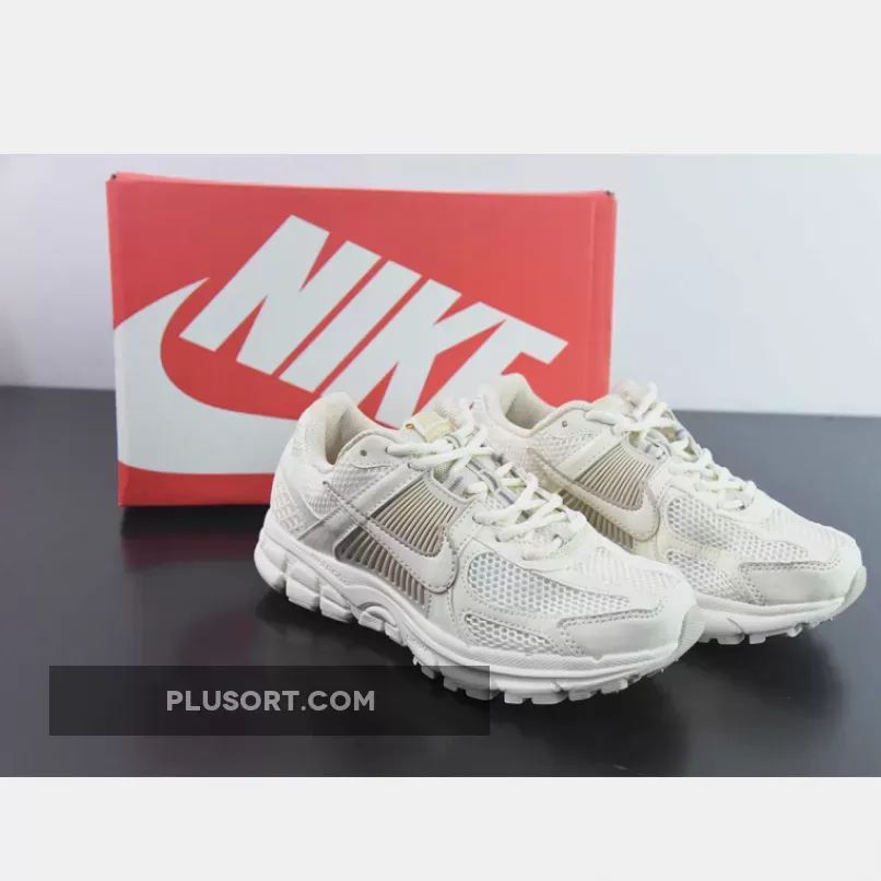 Nike Zoom Vomero 5 Sail Light Orewood Brown