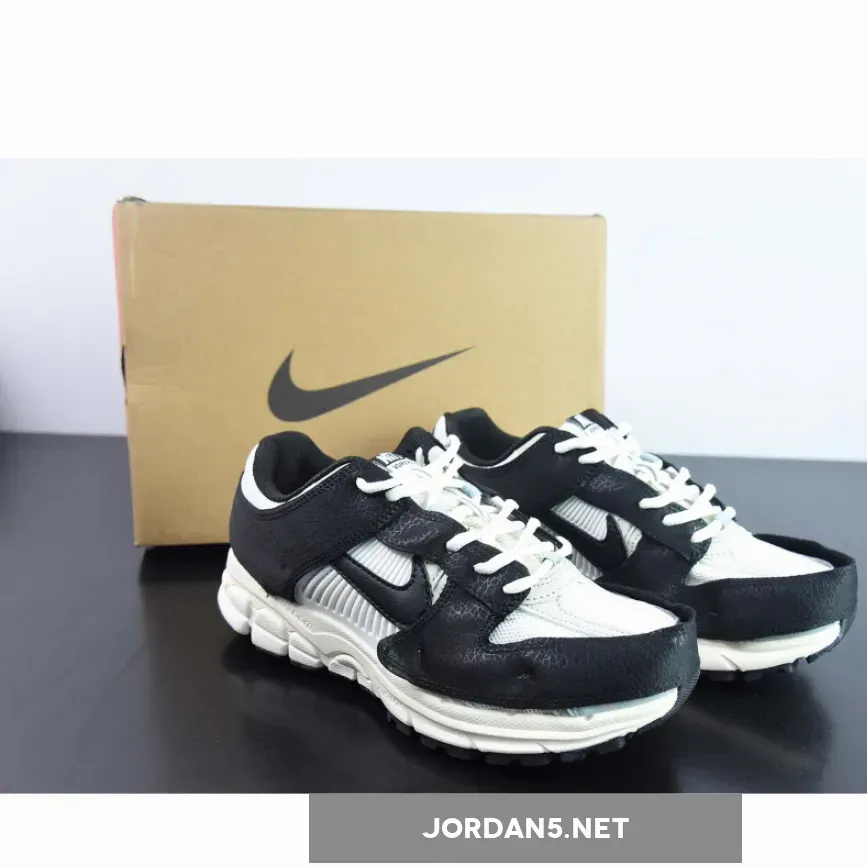 Nike Zoom Vomero 5 "Timeless" Sail/Black/Light Bone