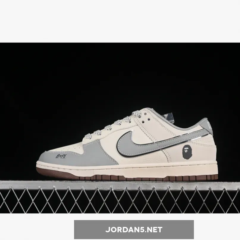 SB DUNK LOW BAPE WHITE/GREY/BROWN