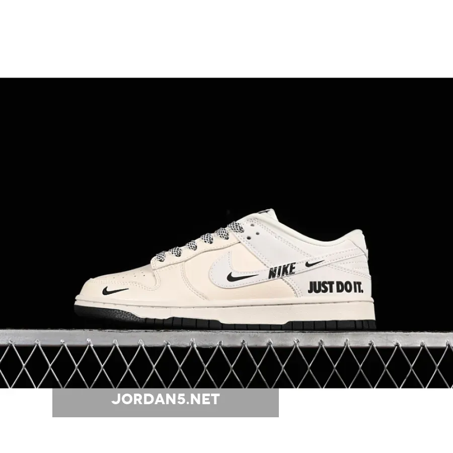 SB DUNK LOW BEIGE/WHITE