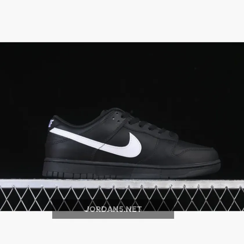 SB DUNK LOW BLACK/WHITE