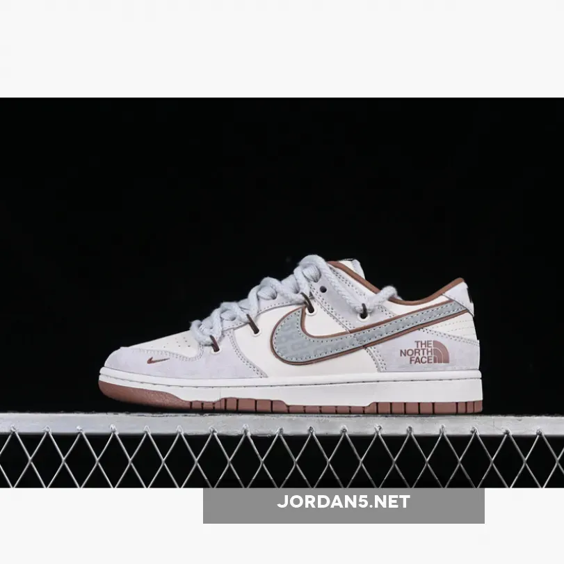 SB DUNK LOW CDG WHITE/GREY/BROWN