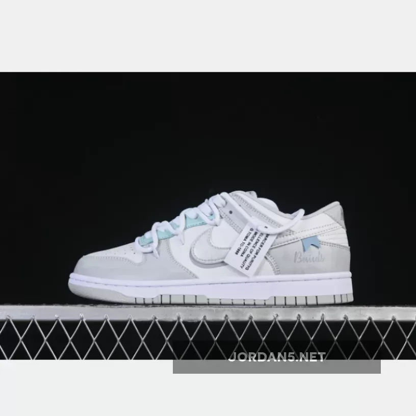 SB DUNK LOW GREY/WHITE