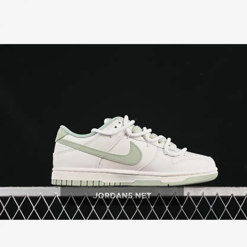 SB DUNK LOW JUST DO IT WHITE/GREEN