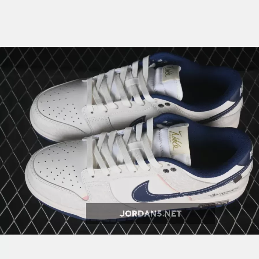 SB DUNK LOW JUST DO IT WHITE/BLACK/GREY