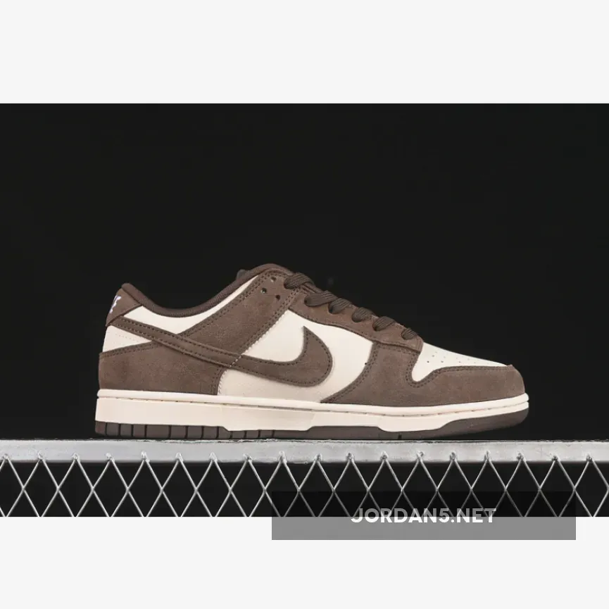 SB DUNK LOW PALE IVORY/PALE IVORY/BAROQUE BROWN