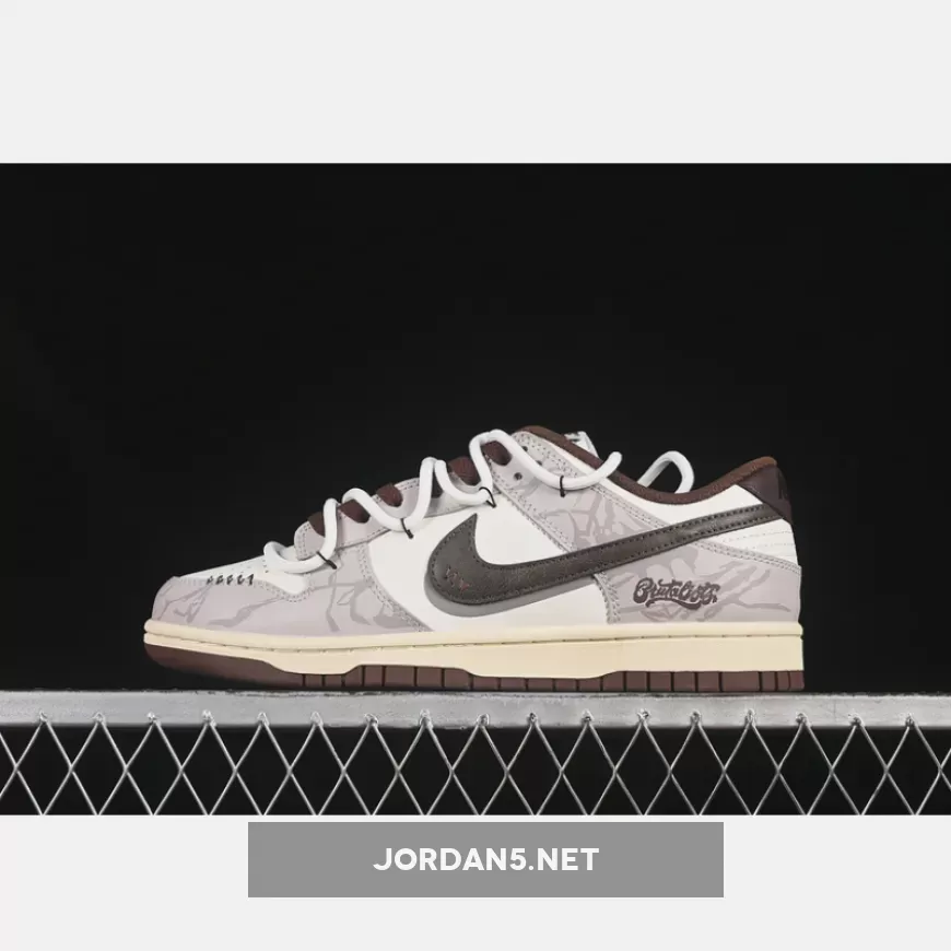 SB DUNK LOW SAIL/CACAO WOW/COCONUT MILK