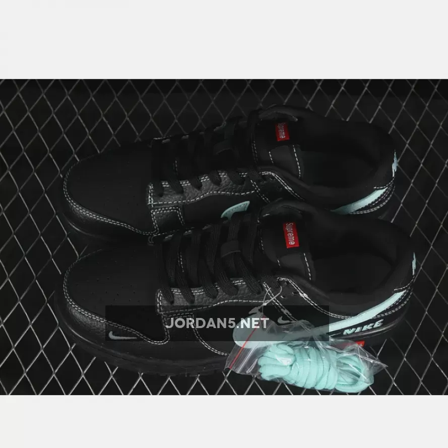 SB DUNK LOW SUP BLACK/GREEN