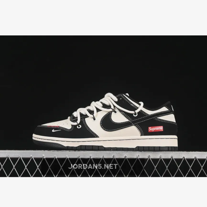 SB DUNK LOW SUP WHITE/BLACK