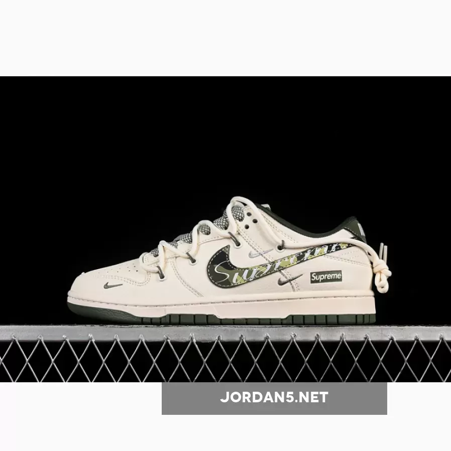 SB DUNK LOW SUP WHITE/GREY/GREEN