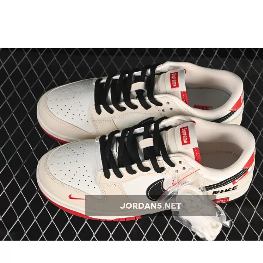 SB DUNK LOW SUP WHITE/KHAKI/BLACK/RED
