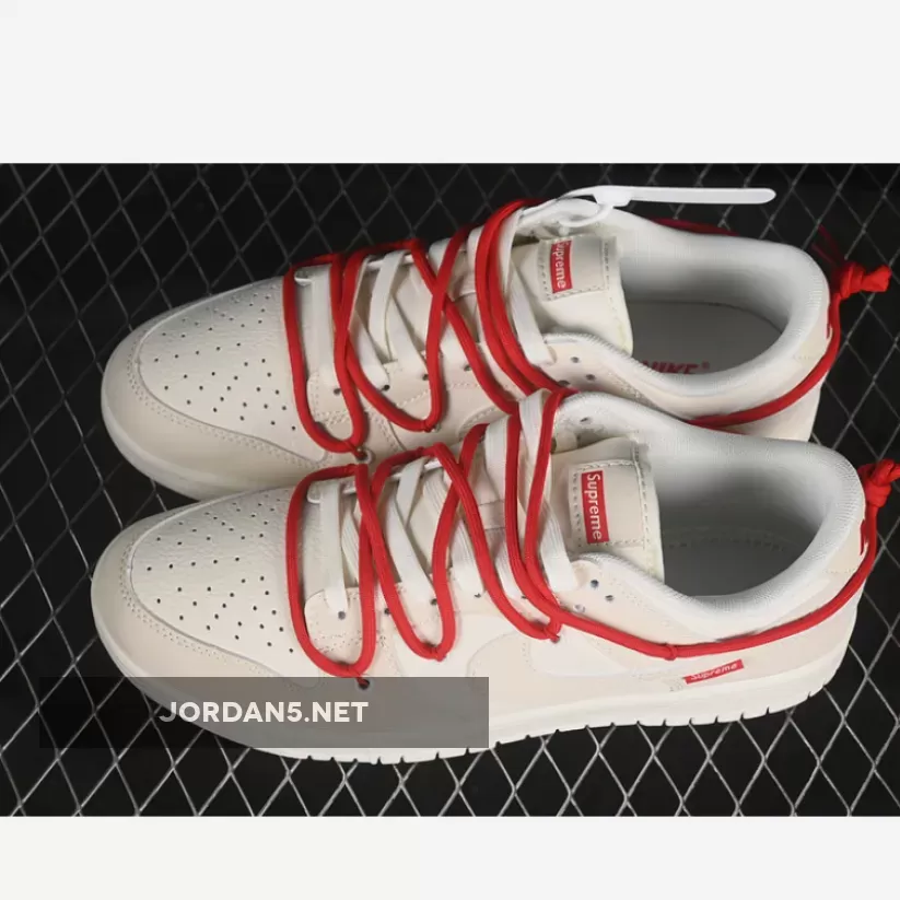 SB DUNK LOW SUP WHITE/RED