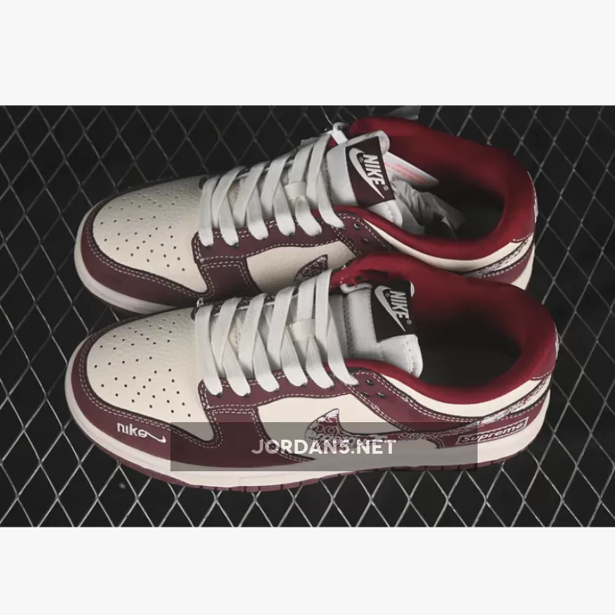 SB DUNK LOW SUP WHITE/RED