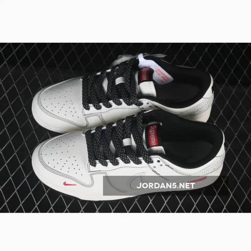 SB DUNK LOW SUPREME WHITE/BLACK