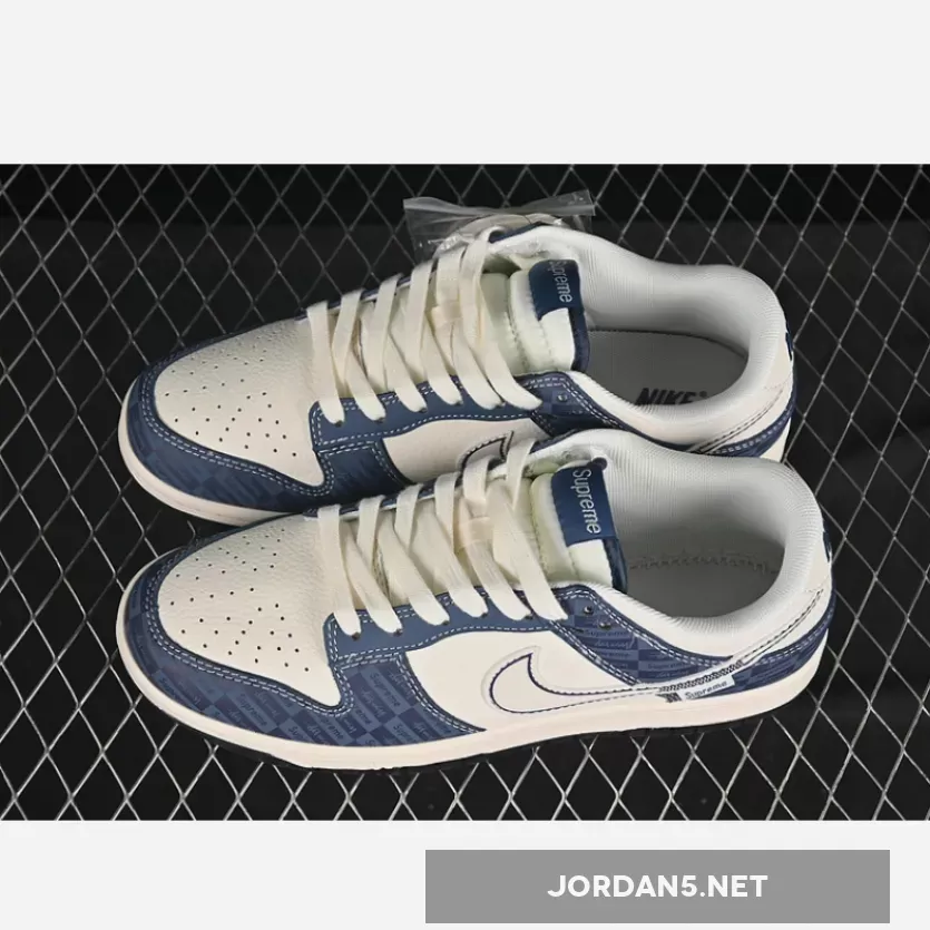 SB DUNK LOW SUPREME WHITE/BLUE