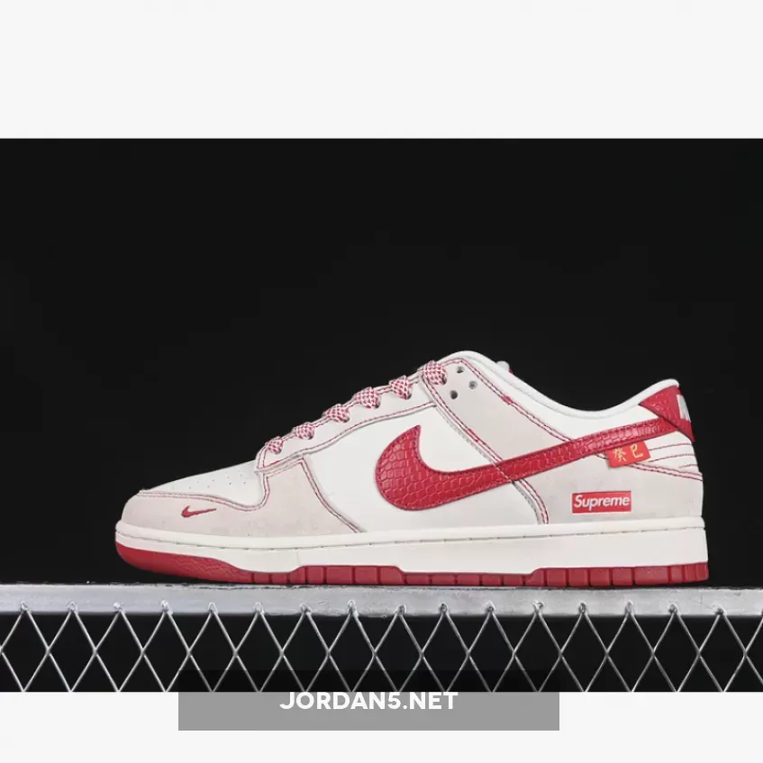 SB DUNK LOW SUPREME WHITE/GREY/RED