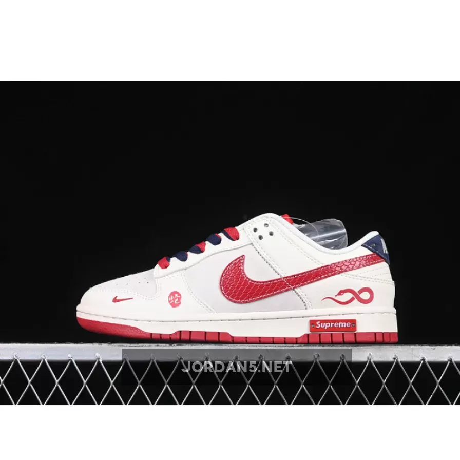 SB DUNK LOW SUPREME WHITE/RED/BLUE