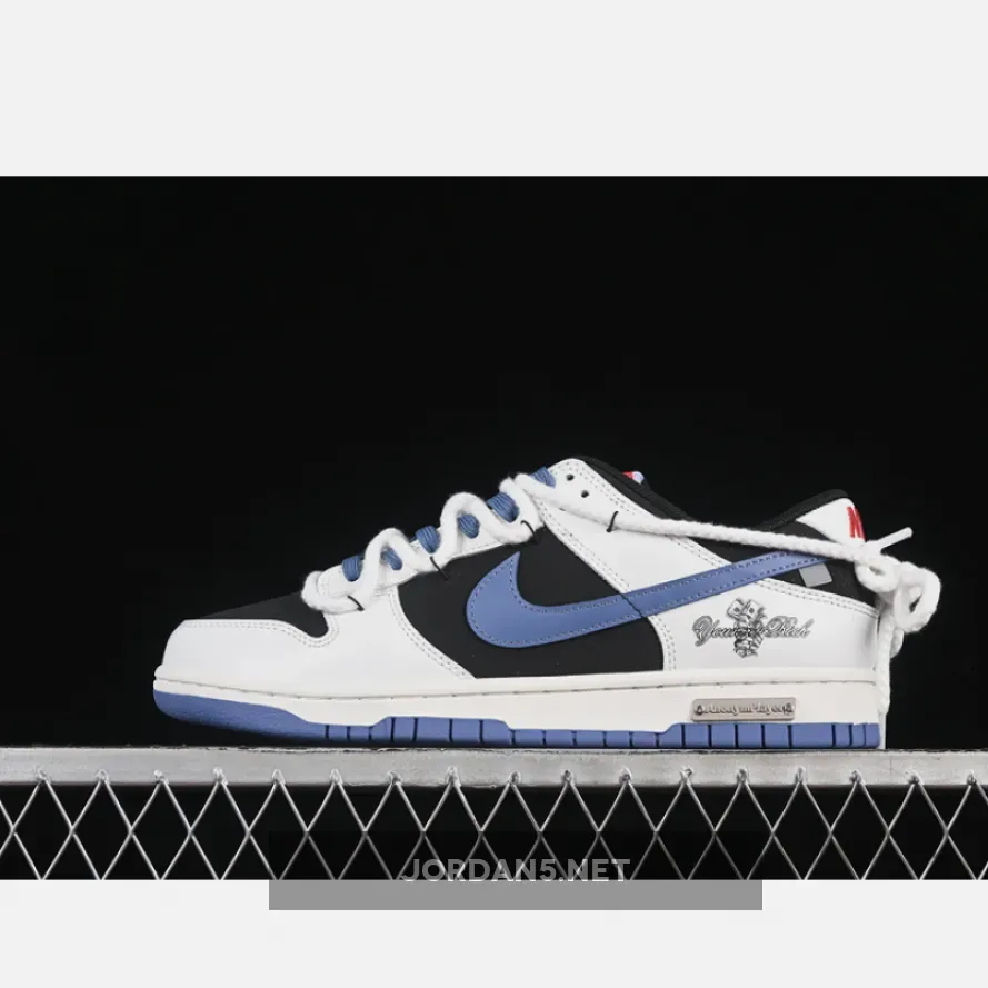SB DUNK LOW WHITE/BLACK/BLUE