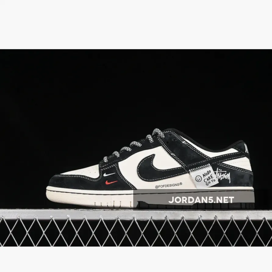 SB DUNK LOW WHITE/BLACK/GREY