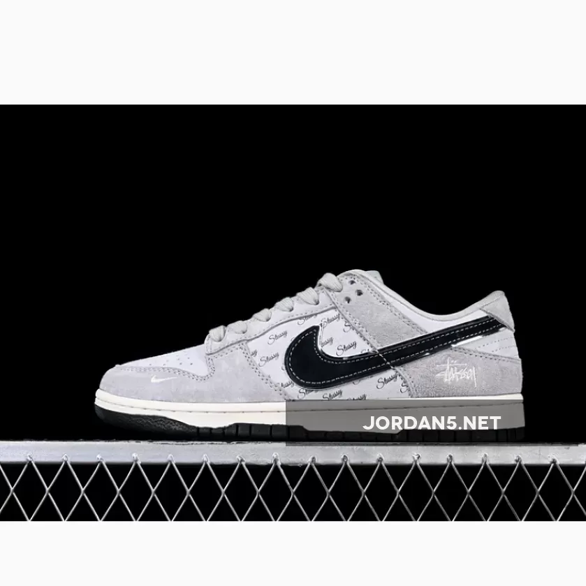 SB DUNK LOW WHITE/BLACK/GREY