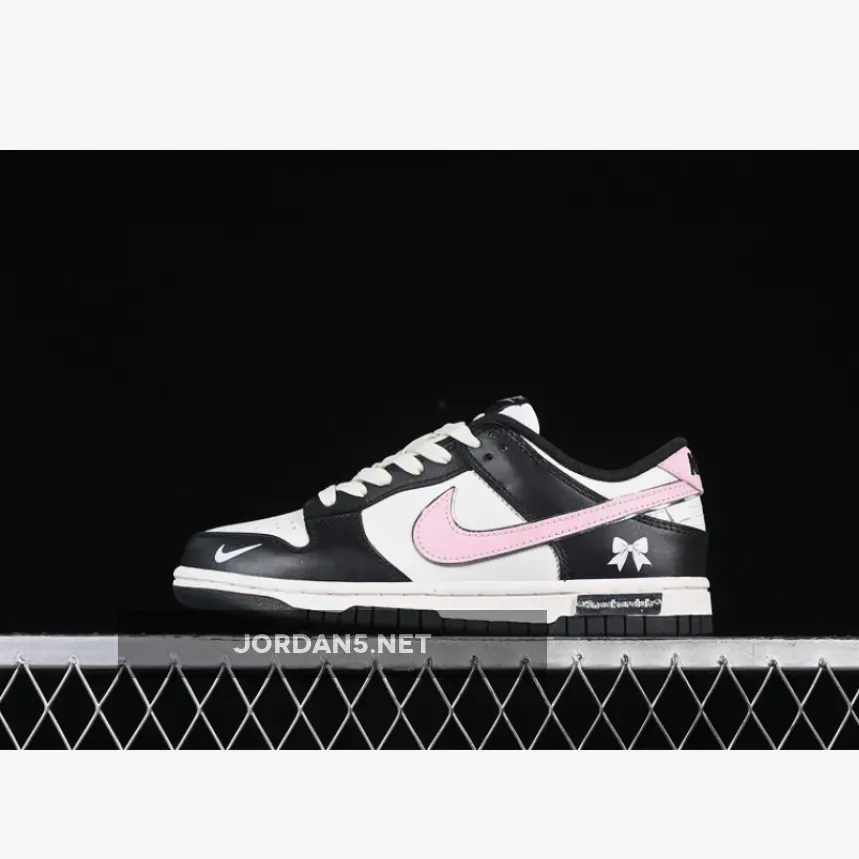 SB DUNK LOW WHITE/BLACK/PINK