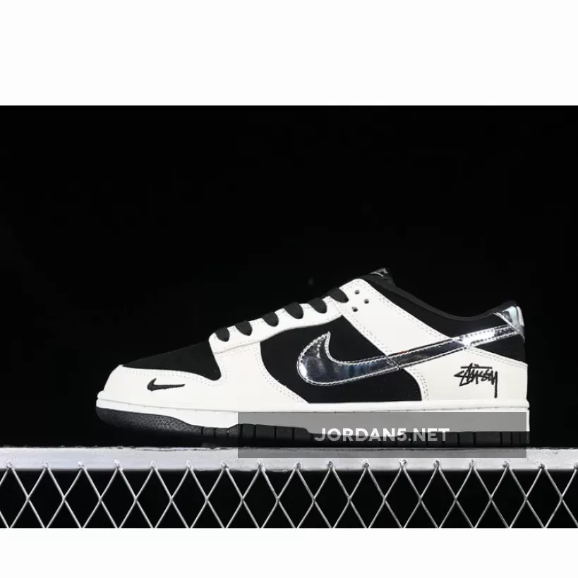 SB DUNK LOW WHITE/BLACK/SILVER