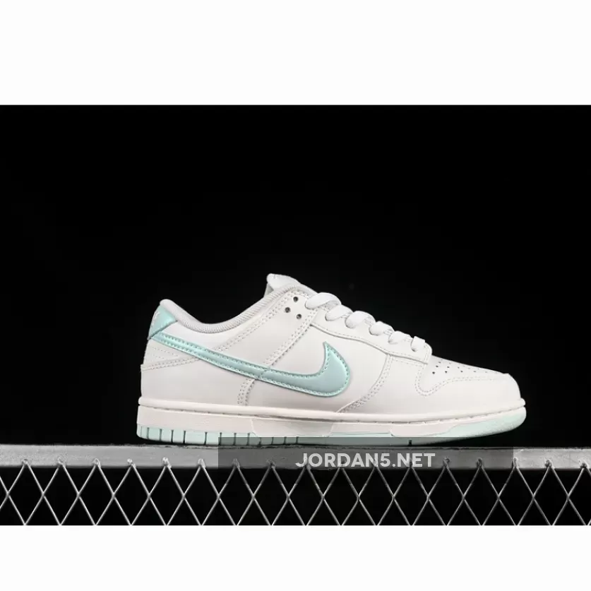 SB DUNK LOW WHITE/BLUE